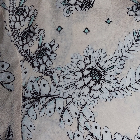 Club Monaco silk blouse - Picture 3 of 8